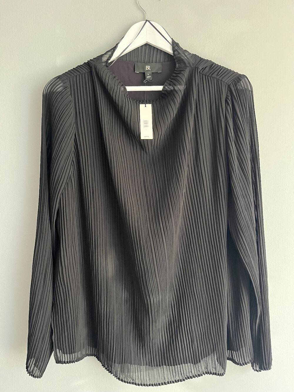 Banana Republic NWT $120 Elegant Sheer Pleated Black Blouse Long Sleeve L Glam